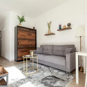 Apartment The Tropical Place, Milan